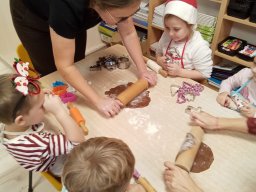 2025-12-02 Piernikowo i lukrowo u Biedronek